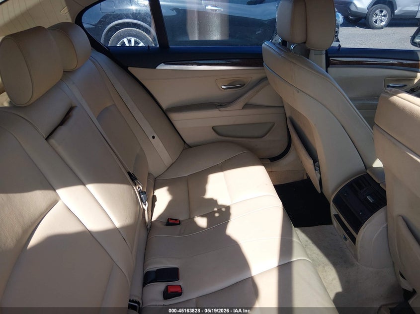 2012 BMW 5er VIN WBAXG5C57CDX02924 IAAI salvage auction — NORMAL WEAR, Clear (Delaware), sold $1,375 on 2026-07-13 (photo 8)