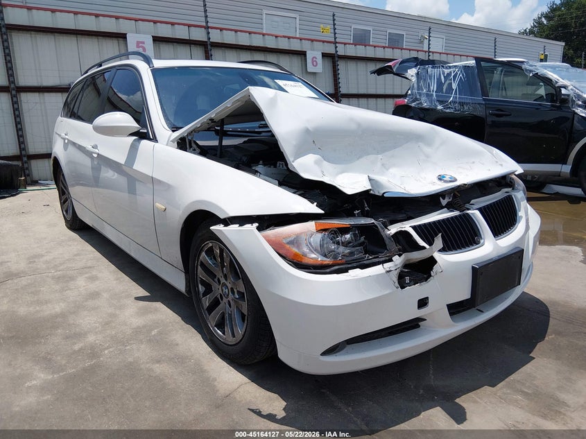 2007 BMW 3 series VIN WBAVS13527FX15847 IAAI salvage auction — RIGHT FRONT, Original (Texas), sold $825 on 2026-07-21 (photo 1)