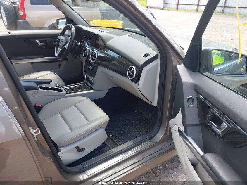 2014 Mercedes-benz VIN WDCGG0EB0EG222258 IAAI salvage auction — REAR END, Salvage (Iowa), sold $3,275 on 2026-07-20 (photo 5)