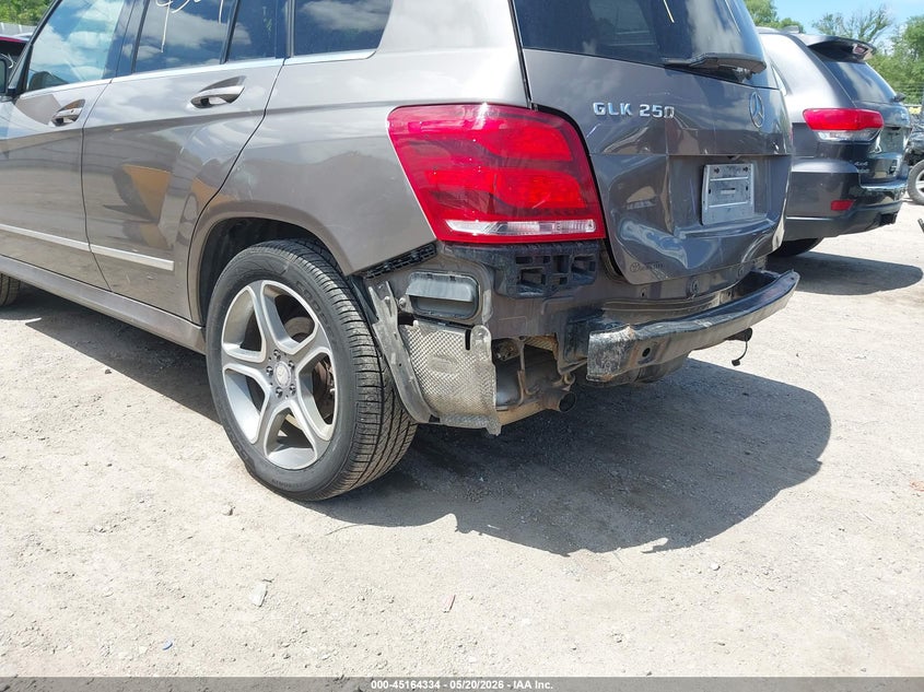 2014 Mercedes-benz VIN WDCGG0EB0EG222258 IAAI salvage auction — REAR END, Salvage (Iowa), sold $3,275 on 2026-07-20 (photo 6)