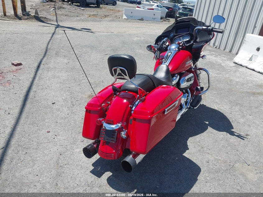 2023 Harley-davidson Road glide VIN 1HD1KHC28PB660214 IAAI salvage auction — LEFT & RIGHT, Salvage Title, sold $7,250 on 2026-08-26 (photo 4)