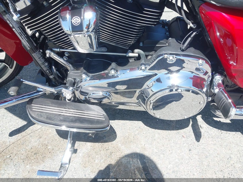 2023 Harley-davidson Road glide VIN 1HD1KHC28PB660214 IAAI salvage auction — LEFT & RIGHT, Salvage Title, sold $7,250 on 2026-08-26 (photo 9)