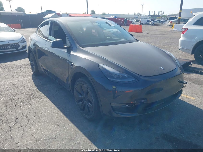 2024 Tesla Model y VIN 7SAYGDED0RF114468 IAAI salvage auction — LEFT SIDE, Salvage (California), sold $6,800 on 2026-07-29 (photo 1)