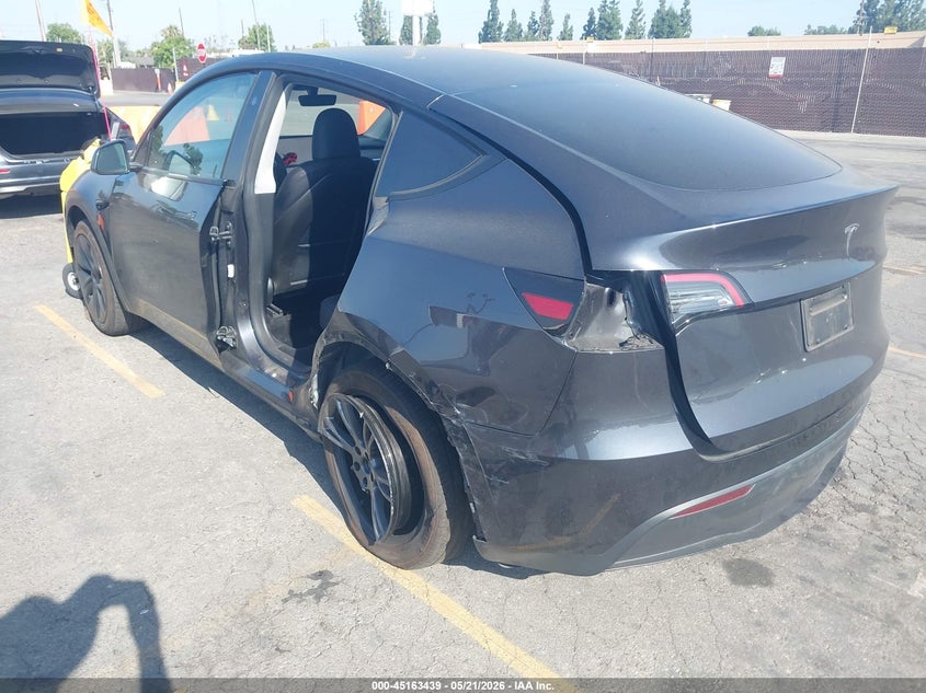 2024 Tesla Model y VIN 7SAYGDED0RF114468 IAAI salvage auction — LEFT SIDE, Salvage (California), sold $6,800 on 2026-07-29 (photo 3)