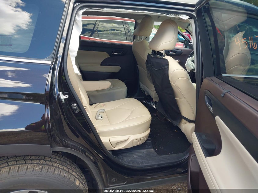 2021 Toyota Highlander VIN 5TDHZRBH8MS072616 IAAI salvage auction — FRONT END, Salvage (Minnesota), sold $13,300 on 2026-07-29 (photo 8)