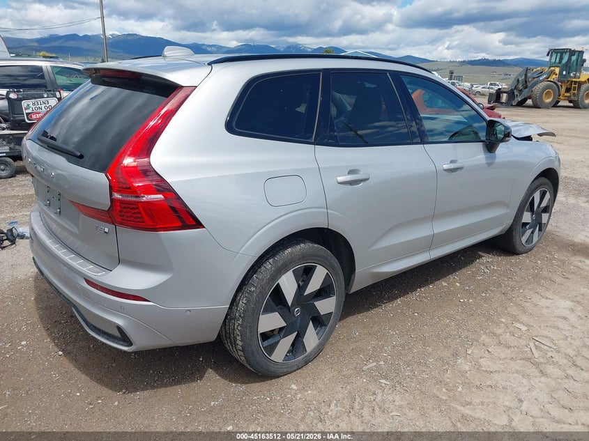 2025 Volvo Xc60 VIN YV4H60RC2S1029198 IAAI salvage auction — FRONT END, Salvage Title, sold $17,200 on 2026-08-10 (photo 4)