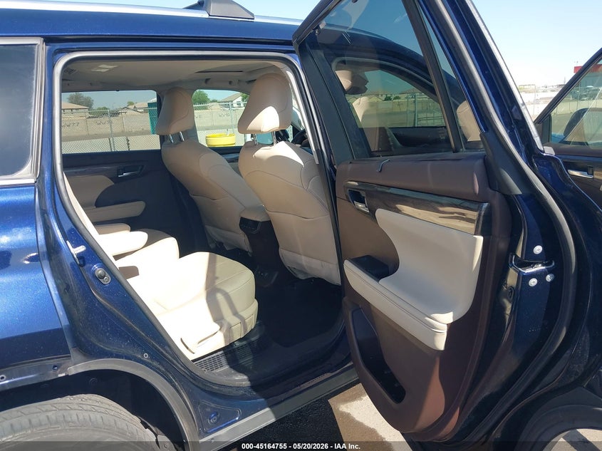 2021 Toyota Highlander VIN 5TDYARAH2MS508529 IAAI salvage auction — REAR END, Salvage (Arizona), sold $14,800 on 2026-07-28 (photo 8)