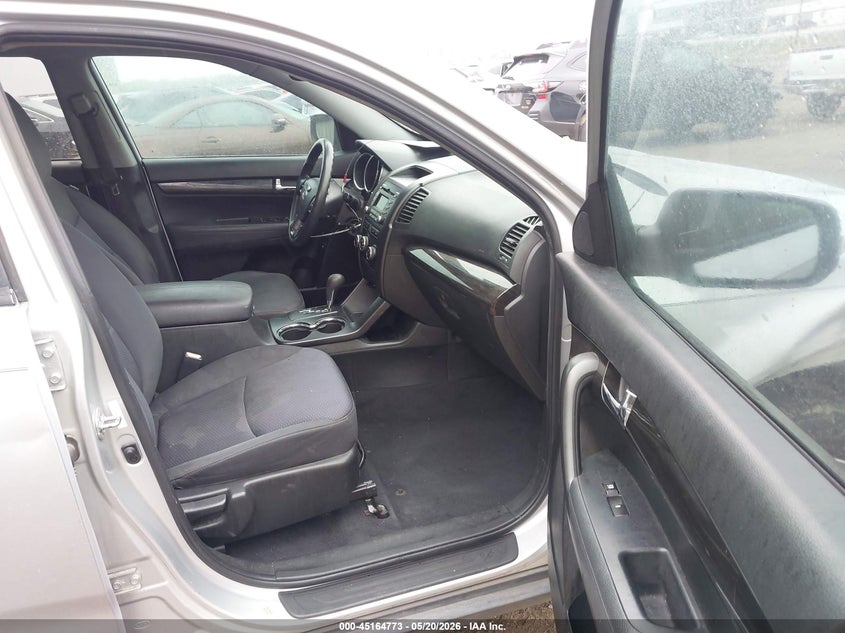 2011 Kia Sorento VIN 5XYKT3A16BG135537 IAAI salvage auction — RIGHT FRONT, Original (Texas), sold $1,375 on 2026-07-14 (photo 5)
