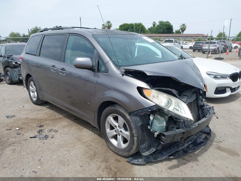 2011 Toyota Sienna VIN 5TDKK3DC5BS100961 IAAI salvage auction — FRONT END, Salvage (California), sold $1,450 on 2026-07-07 (photo 1)