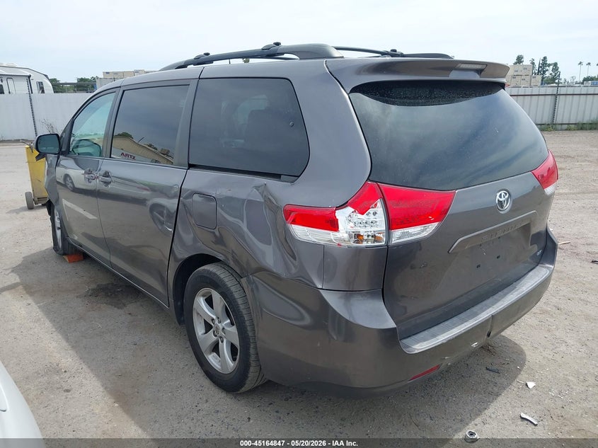 2011 Toyota Sienna VIN 5TDKK3DC5BS100961 IAAI salvage auction — FRONT END, Salvage (California), sold $1,450 on 2026-07-07 (photo 3)
