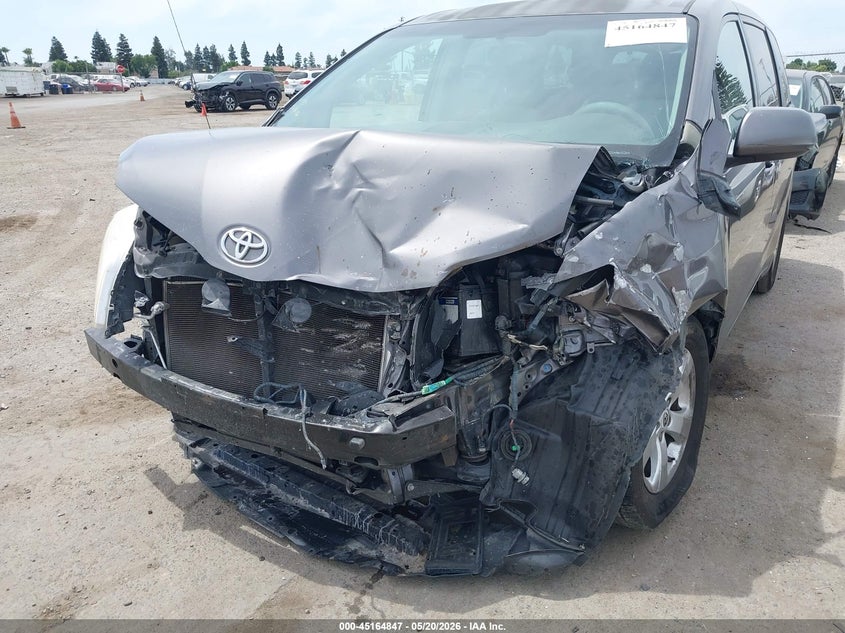 2011 Toyota Sienna VIN 5TDKK3DC5BS100961 IAAI salvage auction — FRONT END, Salvage (California), sold $1,450 on 2026-07-07 (photo 6)