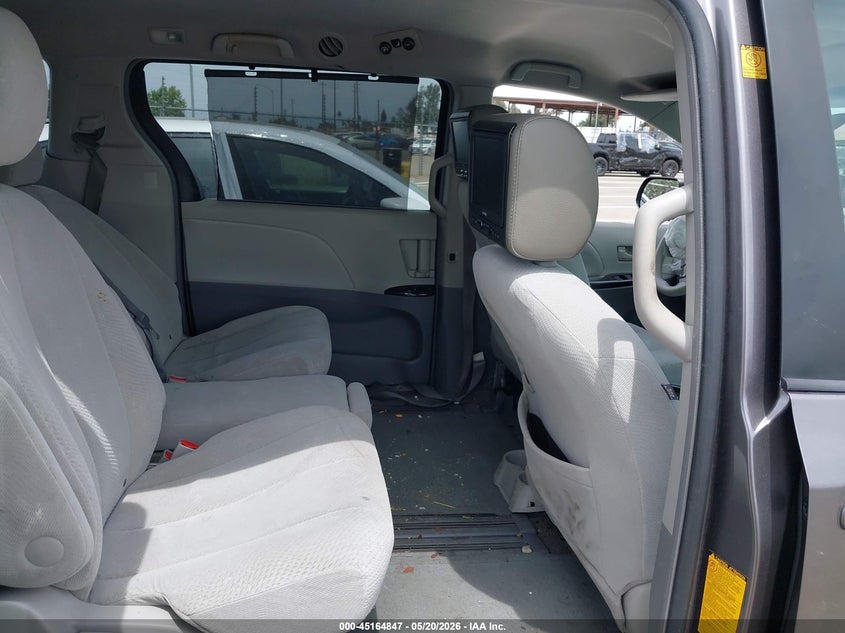 2011 Toyota Sienna VIN 5TDKK3DC5BS100961 IAAI salvage auction — FRONT END, Salvage (California), sold $1,450 on 2026-07-07 (photo 8)