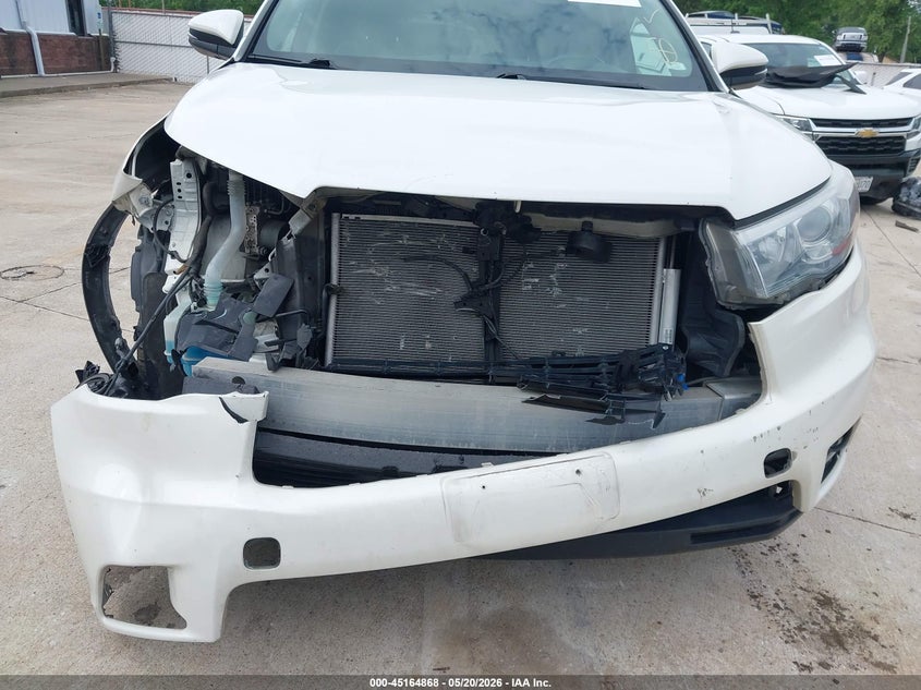 2014 Toyota Highlander VIN 5TDDKRFH8ES050842 IAAI salvage auction — FRONT END, Salvage (Missouri), sold $8,200 on 2026-07-25 (photo 6)