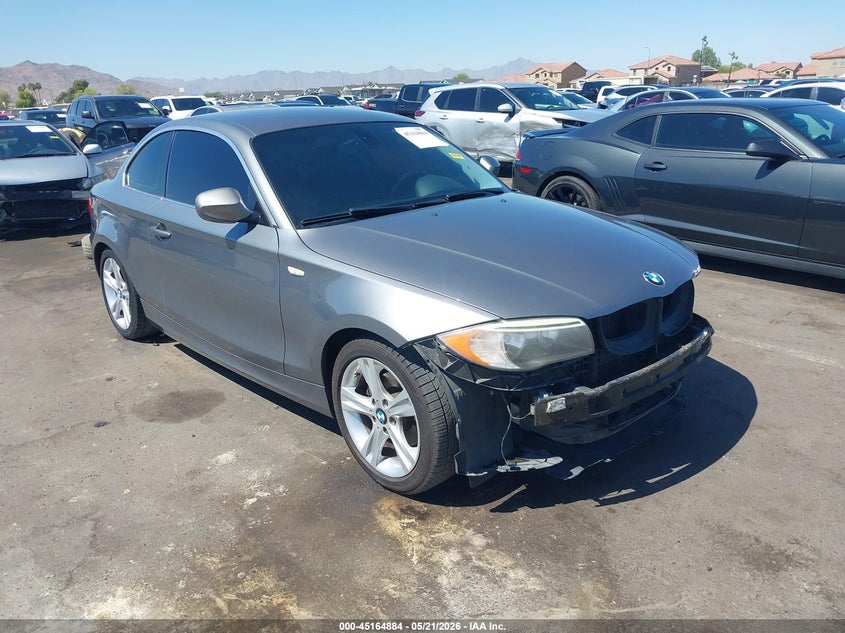2013 BMW 1er VIN WBAUP9C57DVS94902 IAAI salvage auction — LEFT FRONT, Salvage (Arizona), sold $825 on 2026-07-28 (photo 1)