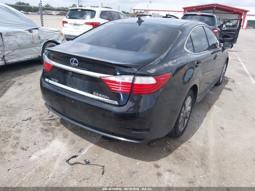 2014 Lexus ES VIN JTHBW1GG1E2057639 IAAI salvage auction — SIDE, Salvage (Illinois), sold $250 on 2026-07-29 (photo 4)