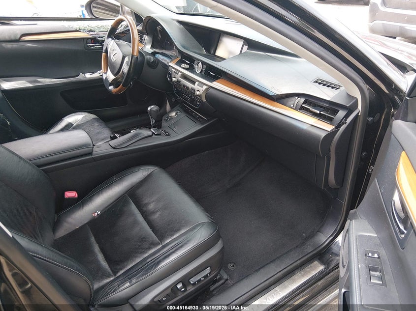 2014 Lexus ES VIN JTHBW1GG1E2057639 IAAI salvage auction — SIDE, Salvage (Illinois), sold $250 on 2026-07-29 (photo 5)