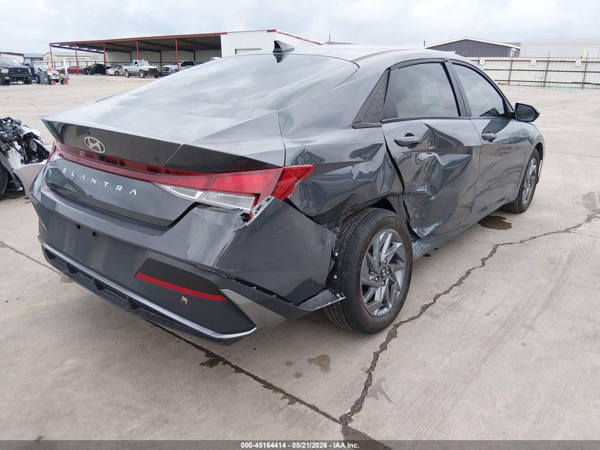 2024 Hyundai Elantra VIN KMHLM4DG4RU739275 IAAI salvage auction — RIGHT SIDE, Original (Texas), sold $7,750 on 2026-07-14 (photo 4)