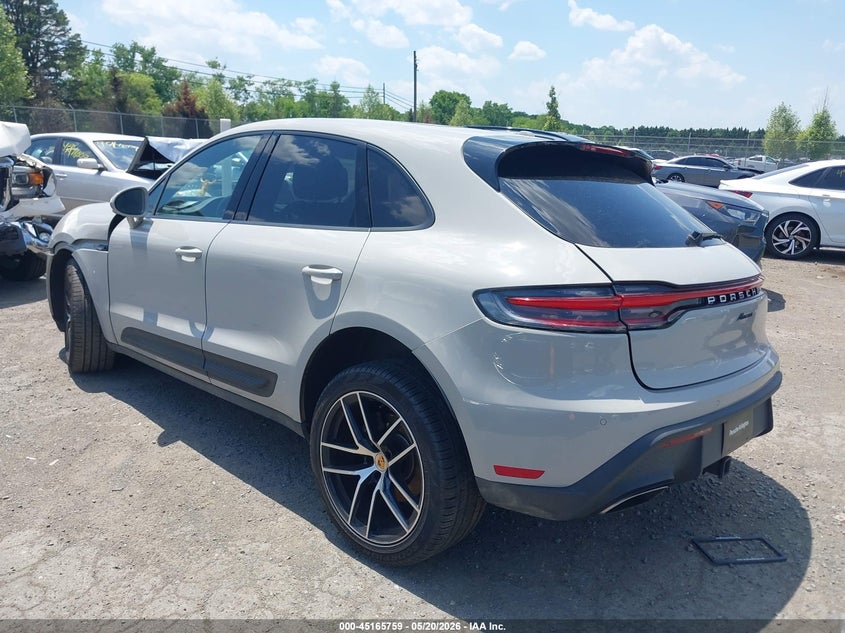 2025 Porsche Macan VIN WP1AA2A5XSLB02154 IAAI salvage auction — SIDE, Salvage (Virginia), sold $10,300 on 2026-07-30 (photo 3)