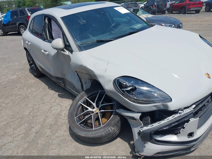 2025 Porsche Macan VIN WP1AA2A5XSLB02154 IAAI salvage auction — SIDE, Salvage (Virginia), sold $10,300 on 2026-07-30 (photo 6)