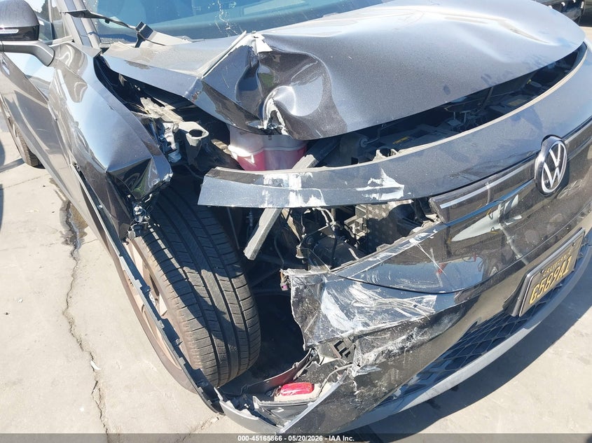 2023 Volkswagen Id.4 VIN 1V2CMPE80PC008583 IAAI salvage auction — RIGHT FRONT, Salvage Title, sold $8,000 on 2026-07-15 (photo 6)
