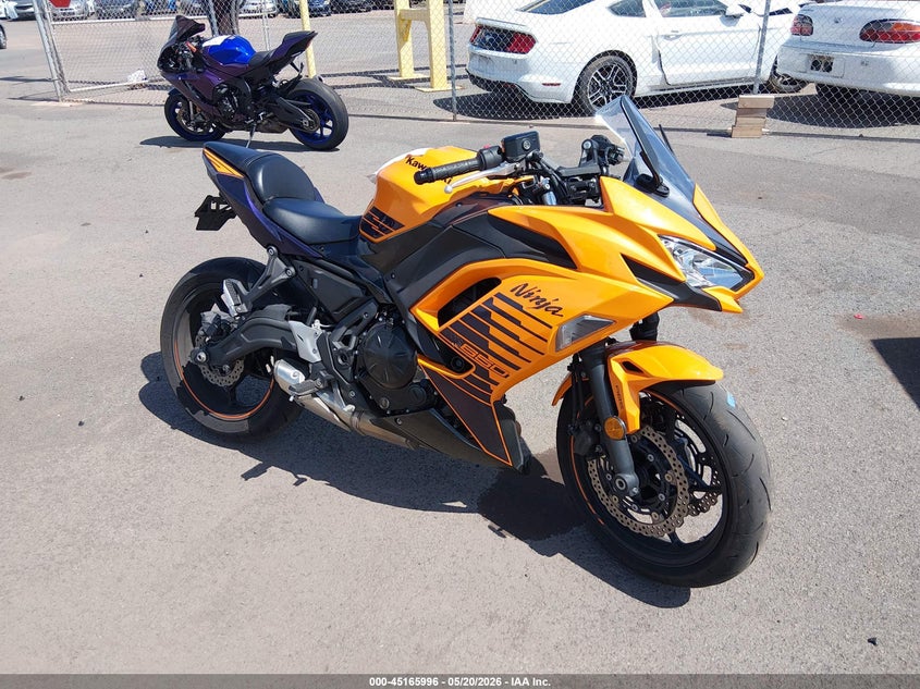 2025 Kawasaki Ninja VIN ML5EXEP19SDAG4118 IAAI salvage auction — SIDE, Clear (Hawaii), sold $150 on 2026-07-21 (photo 1)