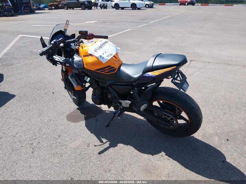 2025 Kawasaki Ninja VIN ML5EXEP19SDAG4118 IAAI salvage auction — SIDE, Clear (Hawaii), sold $150 on 2026-07-21 (photo 3)