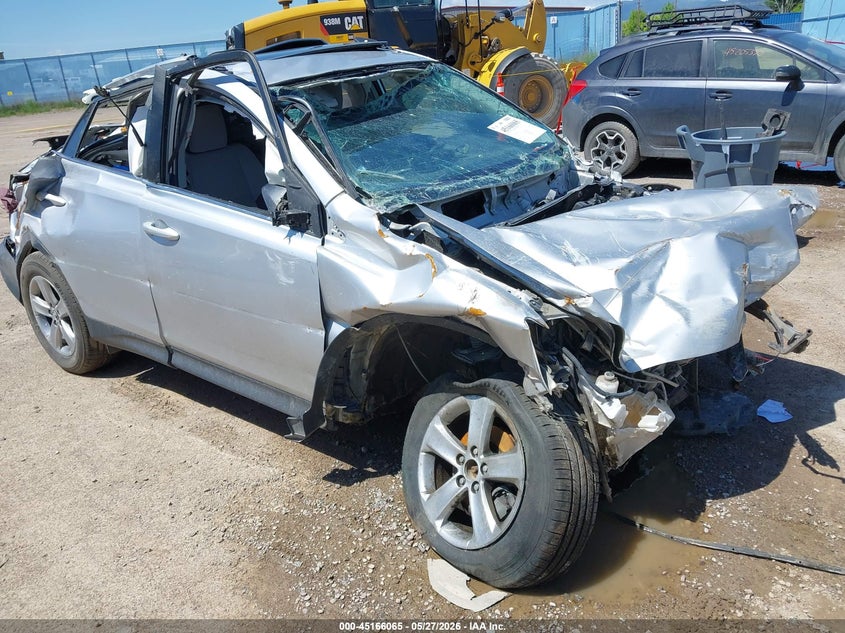 2015 Toyota Rav 4 VIN 2T3RFREV5FW320918 IAAI salvage auction — ROLLOVER, Salvage Title, sold $175 on 2026-07-22 (photo 1)