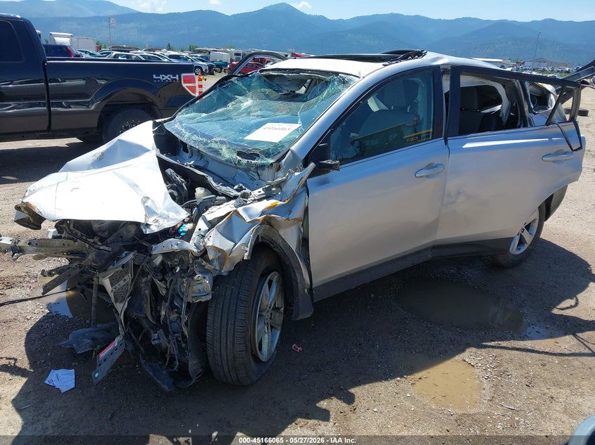 2015 Toyota Rav 4 VIN 2T3RFREV5FW320918 IAAI salvage auction — ROLLOVER, Salvage Title, sold $175 on 2026-07-22 (photo 2)