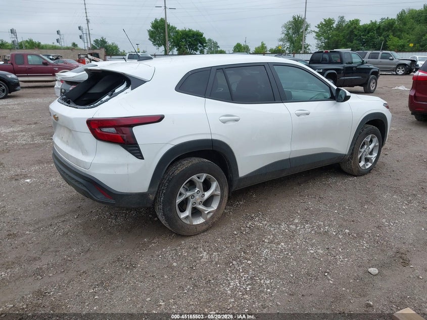 2025 Chevrolet Trax VIN KL77LFEP0SC303955 IAAI salvage auction — HAIL, Clear (Missouri), sold $6,300 on 2026-07-13 (photo 4)