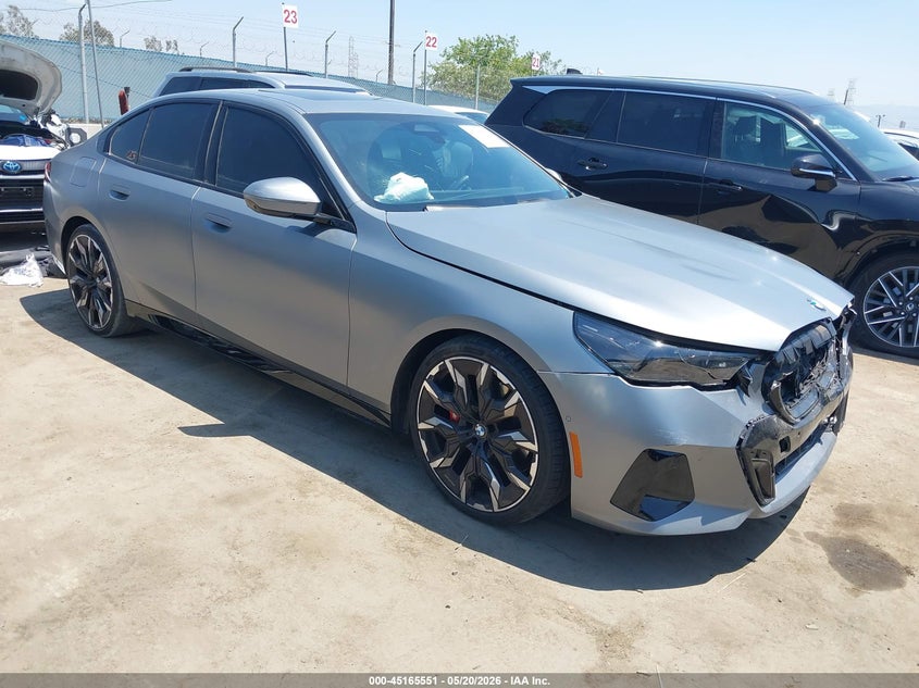 2026 BMW 5er VIN WBA43FJ04TCV42597 — IAAI salvage auction photo
