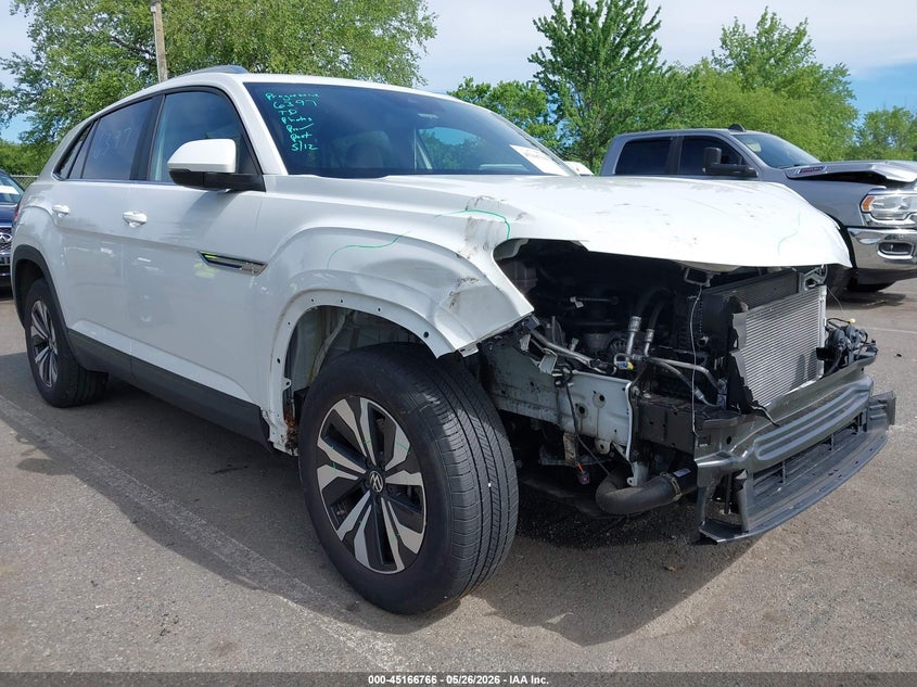 2024 Volkswagen Atlas cross sport VIN 1V2LE2CAXRC247678 — IAAI salvage auction photo