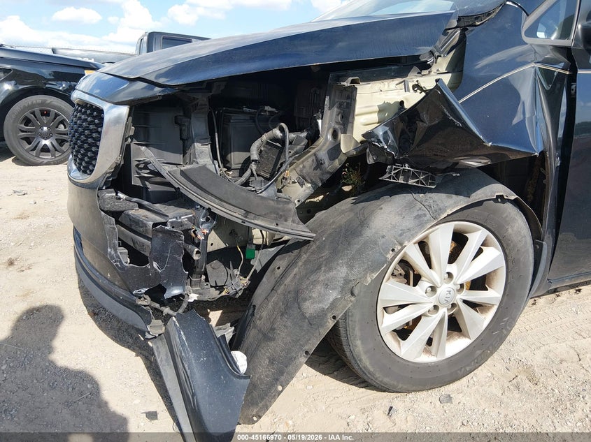 2018 Kia SEDONA VIN KNDMB5C17J6348549 IAAI salvage auction — LEFT FRONT, Salvage (Tennessee), sold $25 on 2026-07-30 (photo 6)