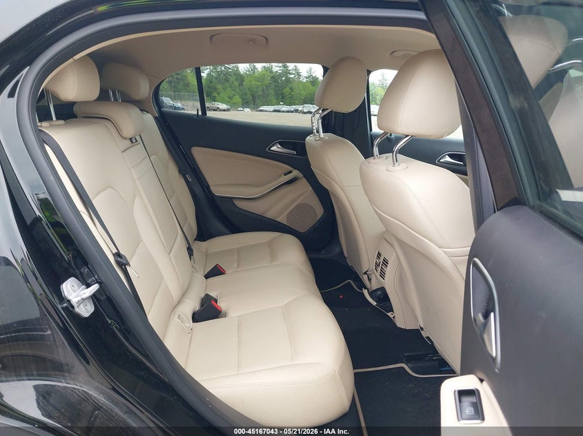 2015 Mercedes-benz Gla-klasse VIN WDCTG4GB5FJ177521 IAAI salvage auction — RIGHT SIDE, Clear (Massachusetts), sold $5,100 on 2026-07-10 (photo 8)