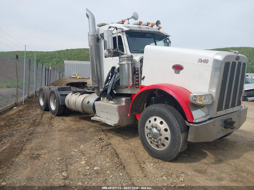 2014 Peterbilt 388 VIN 1XPWD49X5ED219640 — IAAI salvage auction photo