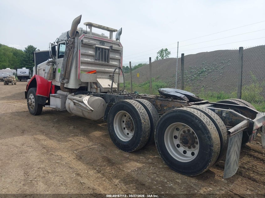 2014 Peterbilt 388 VIN 1XPWD49X5ED219640 IAAI salvage auction — SIDE, Salvage (Pennsylvania), sold $9,500 on 2026-08-13 (photo 3)