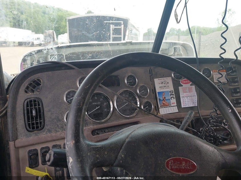 2014 Peterbilt 388 VIN 1XPWD49X5ED219640 IAAI salvage auction — SIDE, Salvage (Pennsylvania), sold $9,500 on 2026-08-13 (photo 5)
