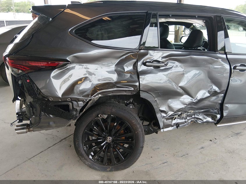 2025 Toyota Highlander VIN 5TDKDRBH8SS588427 IAAI salvage auction — ALL OVER, Salvage (Idaho), sold $10,100 on 2026-07-10 (photo 6)