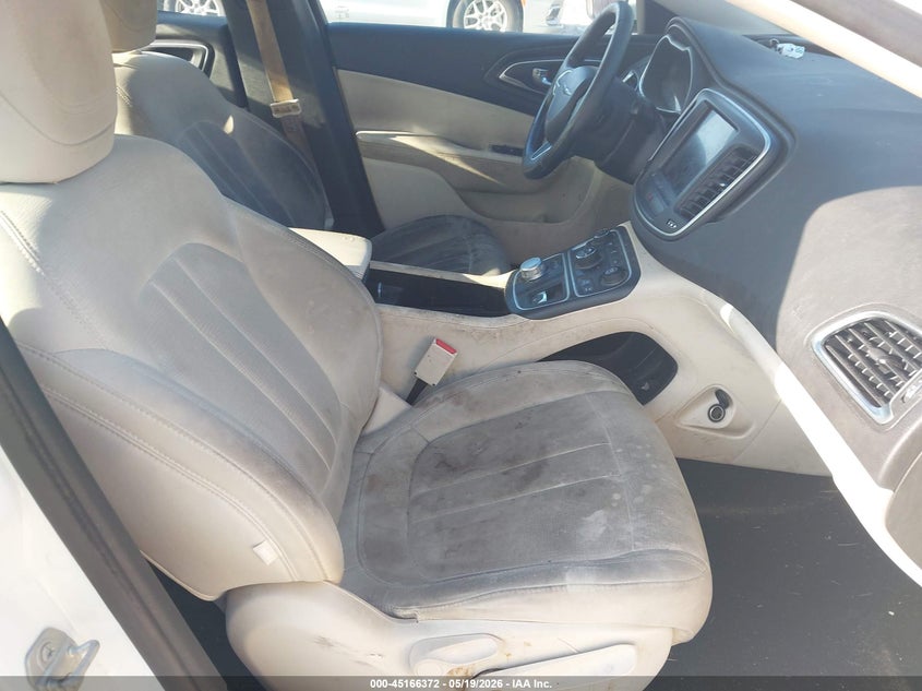 2015 Chrysler 200 VIN 1C3CCCAB7FN597850 IAAI salvage auction — NORMAL WEAR, Clear (Florida), sold $350 on 2026-07-09 (photo 5)