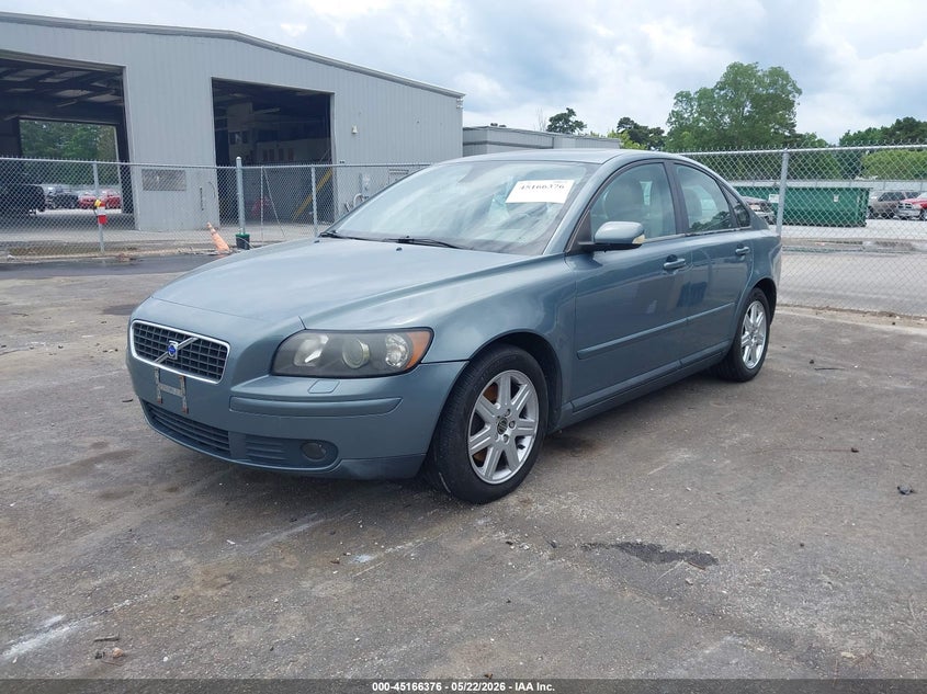 2005 Volvo S40 VIN YV1MS682352049445 IAAI salvage auction — NORMAL WEAR, Repossession Paperwork (Georgia), sold $300 on 2026-07-15 (photo 2)