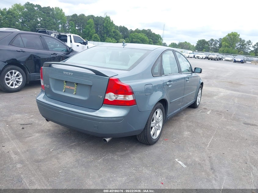 2005 Volvo S40 VIN YV1MS682352049445 IAAI salvage auction — NORMAL WEAR, Repossession Paperwork (Georgia), sold $300 on 2026-07-15 (photo 4)