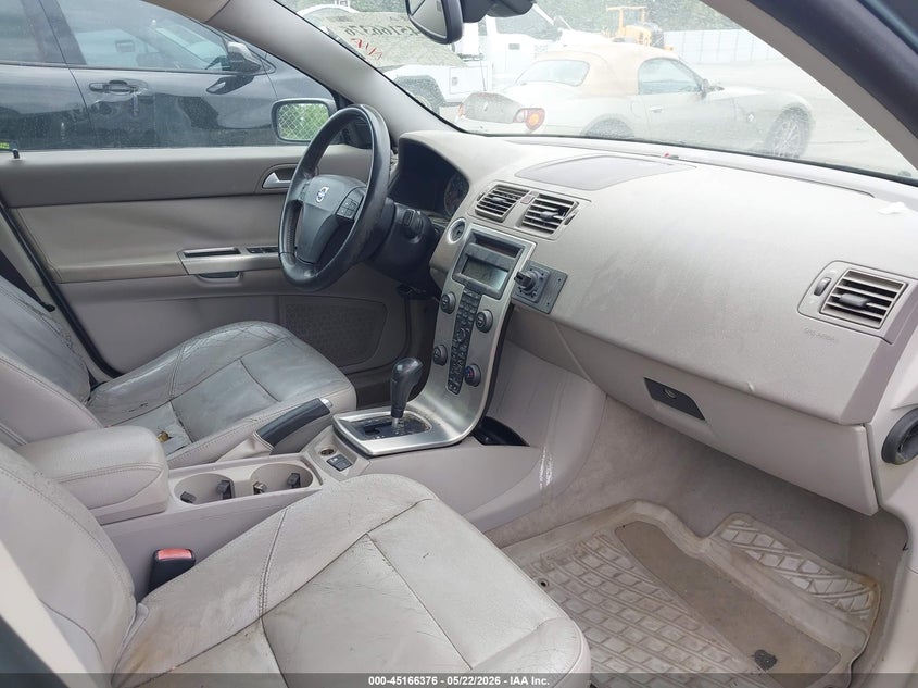 2005 Volvo S40 VIN YV1MS682352049445 IAAI salvage auction — NORMAL WEAR, Repossession Paperwork (Georgia), sold $300 on 2026-07-15 (photo 5)