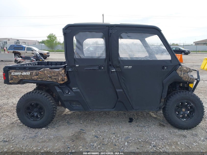 2022 Can-am/ brp VIN 3JBUCAX42NK000074 IAAI salvage auction — RIGHT FRONT, Clear (Michigan), sold $5,200 on 2026-07-21 (photo 1)