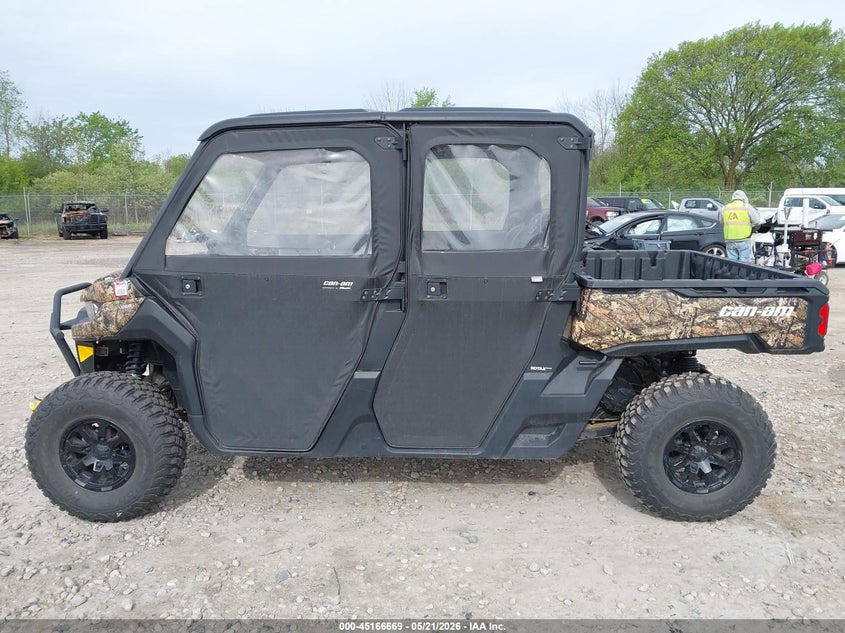 2022 Can-am/ brp VIN 3JBUCAX42NK000074 IAAI salvage auction — RIGHT FRONT, Clear (Michigan), sold $5,200 on 2026-07-21 (photo 3)