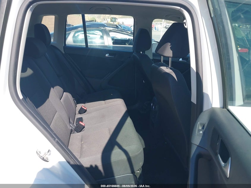 2018 Volkswagen Tiguan VIN WVGAV7AX4JK005911 IAAI salvage auction — FRONT END, Salvage (California), sold $225 on 2026-07-22 (photo 8)