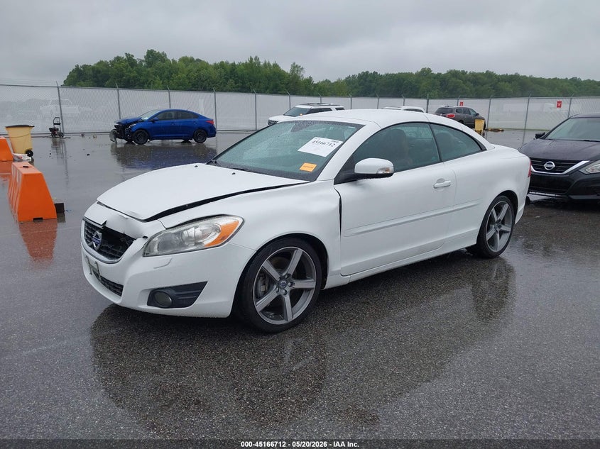 2011 Volvo C70 VIN YV1672MC5BJ115576 IAAI salvage auction — FRONT END, Clear (Virginia), sold $1,750 on 2026-08-07 (photo 2)