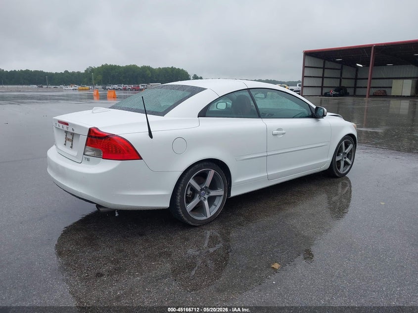 2011 Volvo C70 VIN YV1672MC5BJ115576 IAAI salvage auction — FRONT END, Clear (Virginia), sold $1,750 on 2026-08-07 (photo 4)