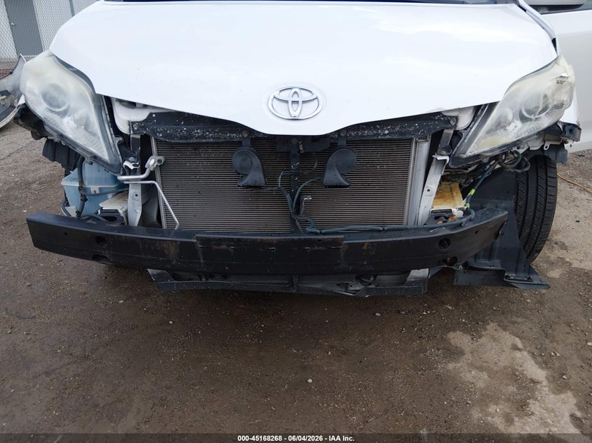 2013 Toyota Sienna VIN 5TDYK3DC2DS338022 IAAI salvage auction — FRONT END, Salvage Title, sold $2,400 on 2026-07-17 (photo 6)