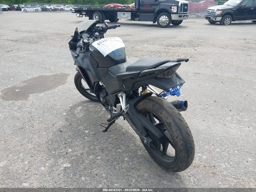 2015 Honda Cbr VIN MLHNC5100F5100777 IAAI salvage auction — FRONT END, Salvage (Massachusetts), sold $400 on 2026-07-15 (photo 3)