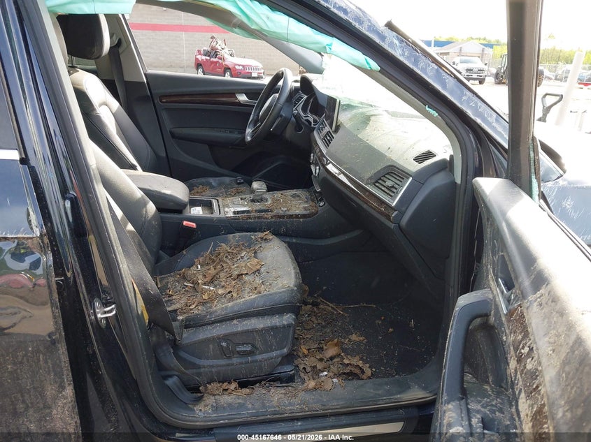 2018 Audi Q5 VIN WA1BNAFYXJ2210666 IAAI salvage auction — ROLLOVER, Salvage (Massachusetts), sold $50 on 2026-07-27 (photo 5)