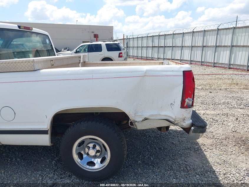 1998 Gmc Sierra 1500 VIN 1GTEC14M7WZ529403 IAAI salvage auction — SIDE, Salvage (Georgia), sold $2,800 on 2026-07-09 (photo 6)